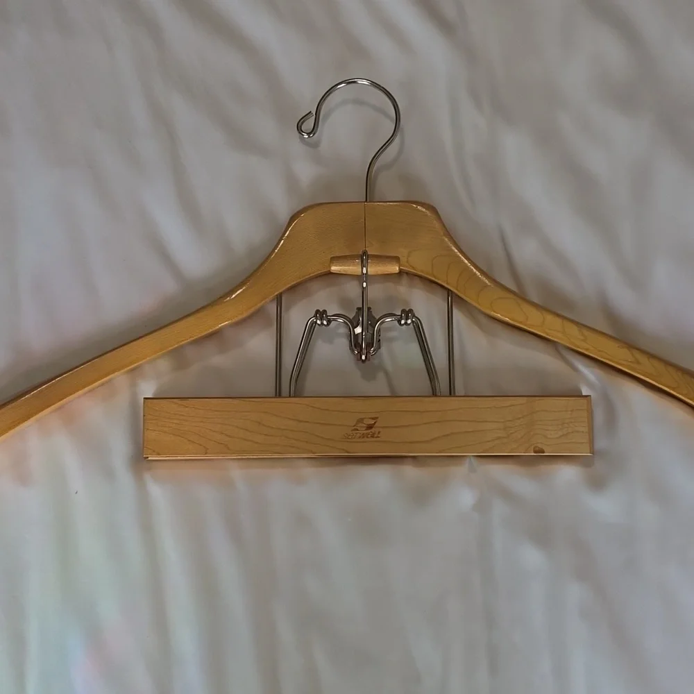 Setwell Vintage Wooden French Collar Deluxe Suit Hanger with Pant Clamp
